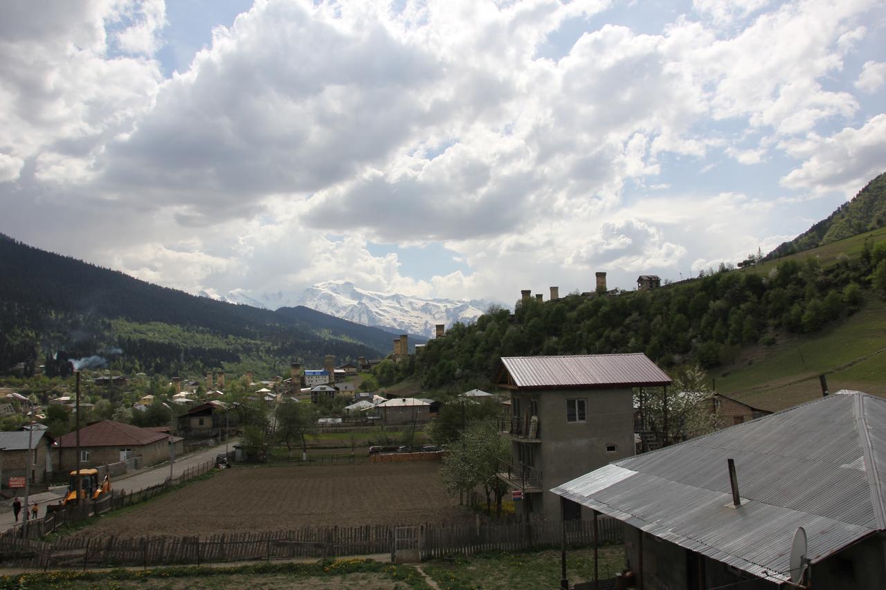 Guesthouse Qarim Mestia Exterior photo